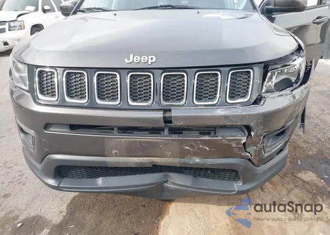 2018 Jeep Compass Latitude 4X4 z USA, uszkodzony, nr VIN 3C4NJDBBXJT398296